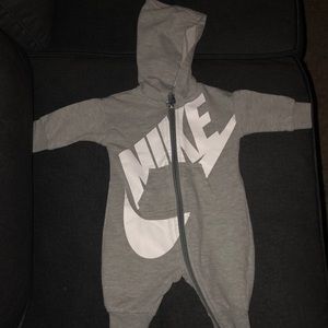NIKE Zip Up Hoodie